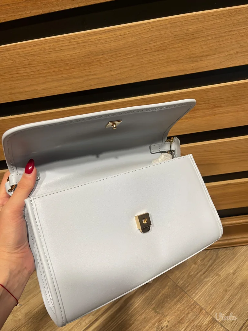 Nova sa Etiketom Tommy Hilfiger Bebi-Plava torbica