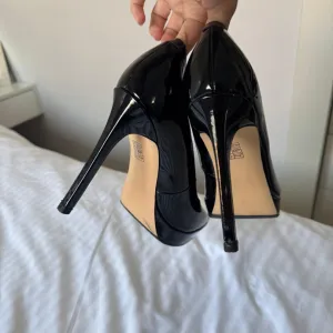 Štikle - Nine West Crne