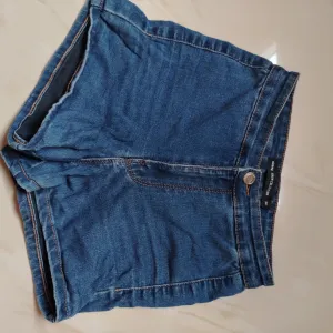 Sinsay teksas šorts (Vel. 34)