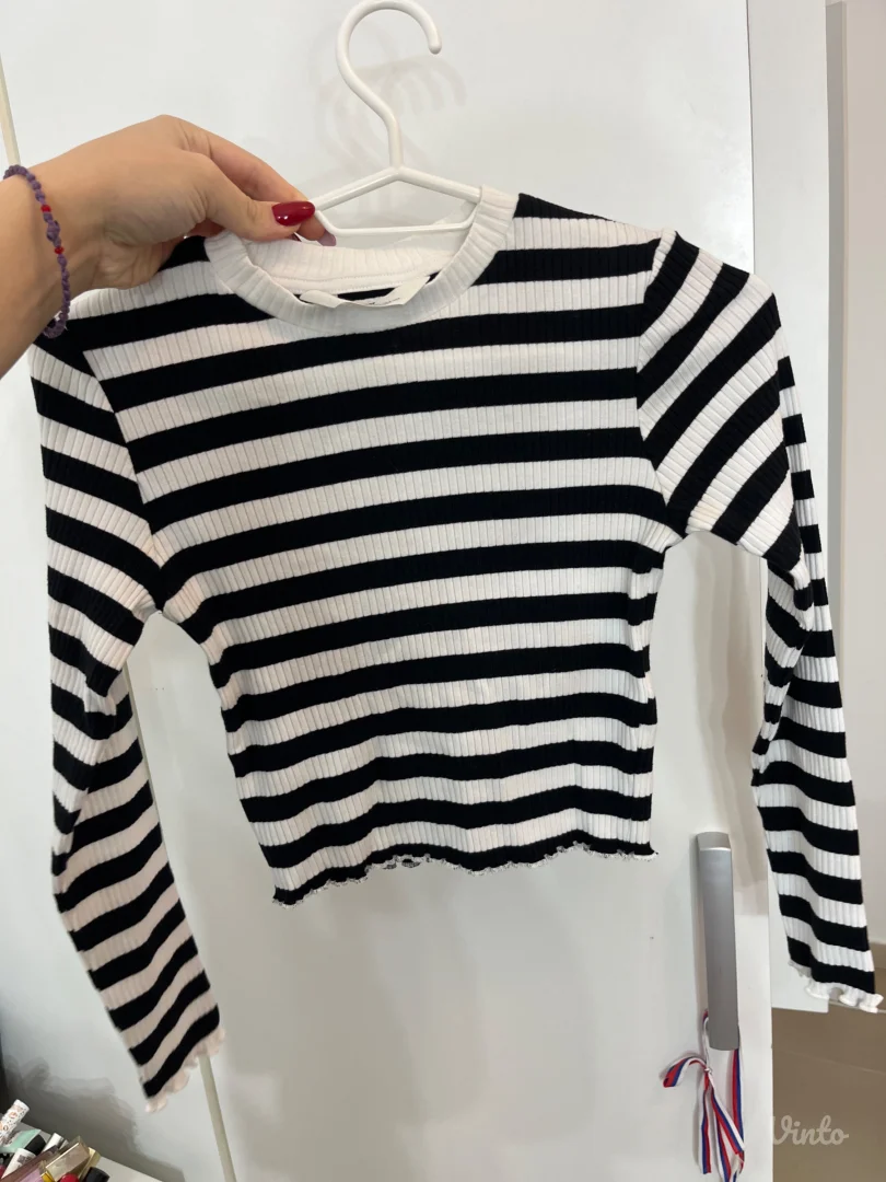 Crno Beli krop top na duge rukave