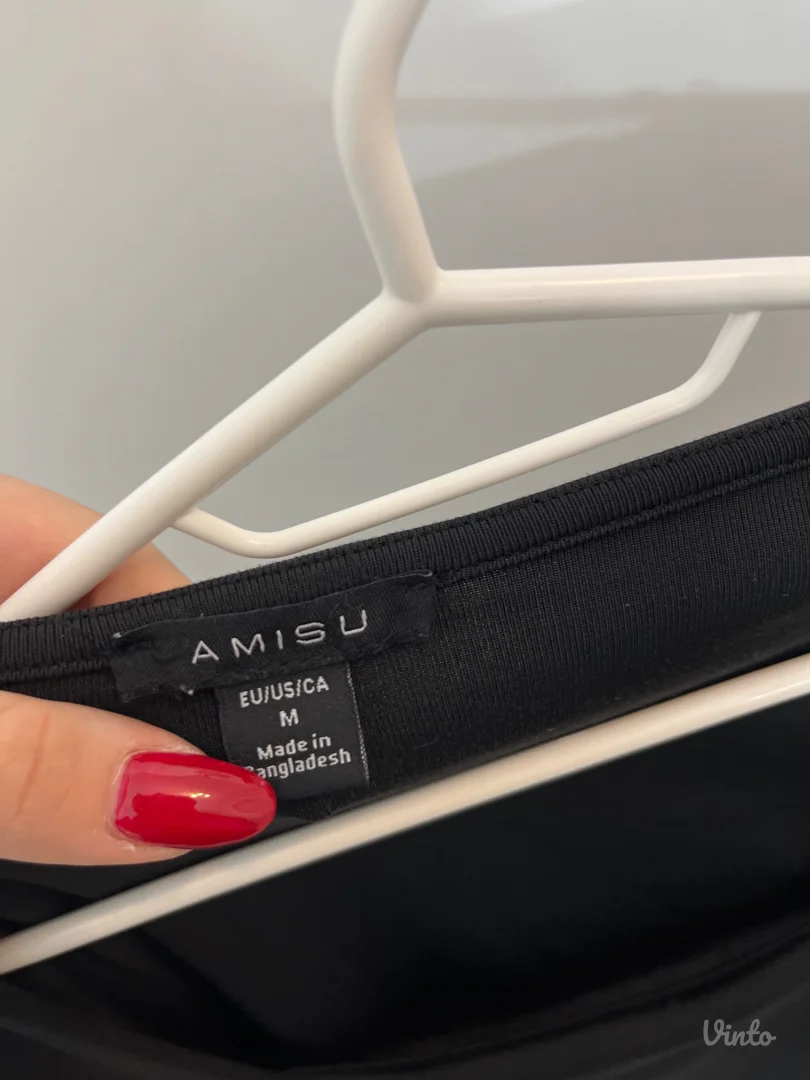 Majica na duge rukave.