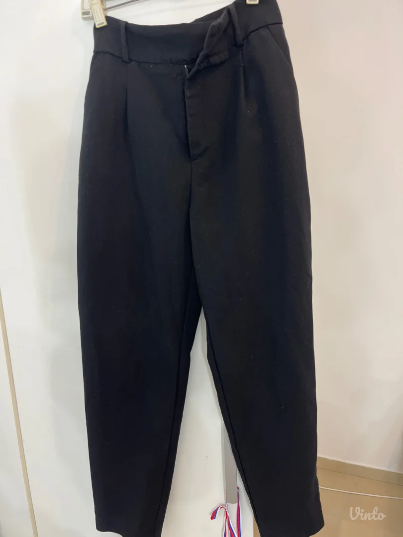 ZARA CRNE PANTALONE