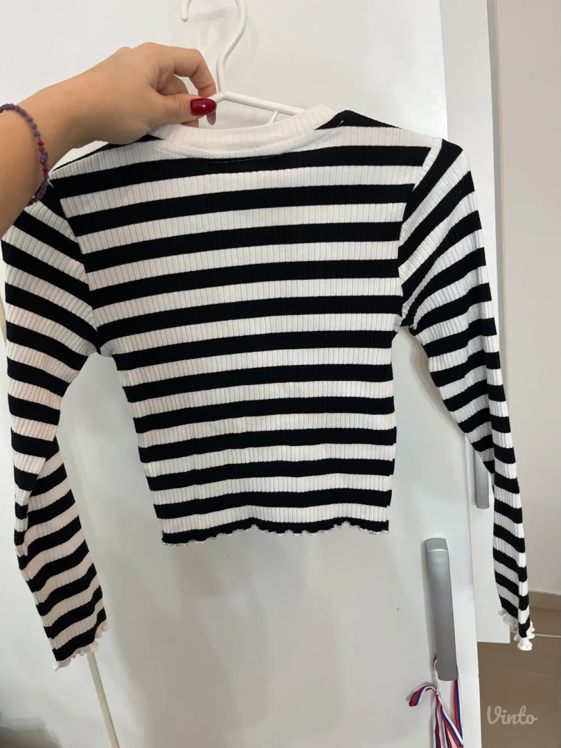 Crno Beli krop top na duge rukave