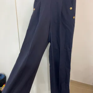 Teget duboke pantalone