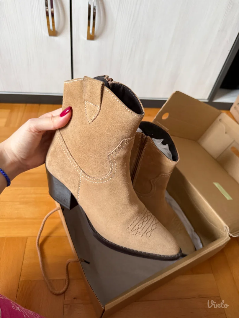 Savršene čizmice kaubojke