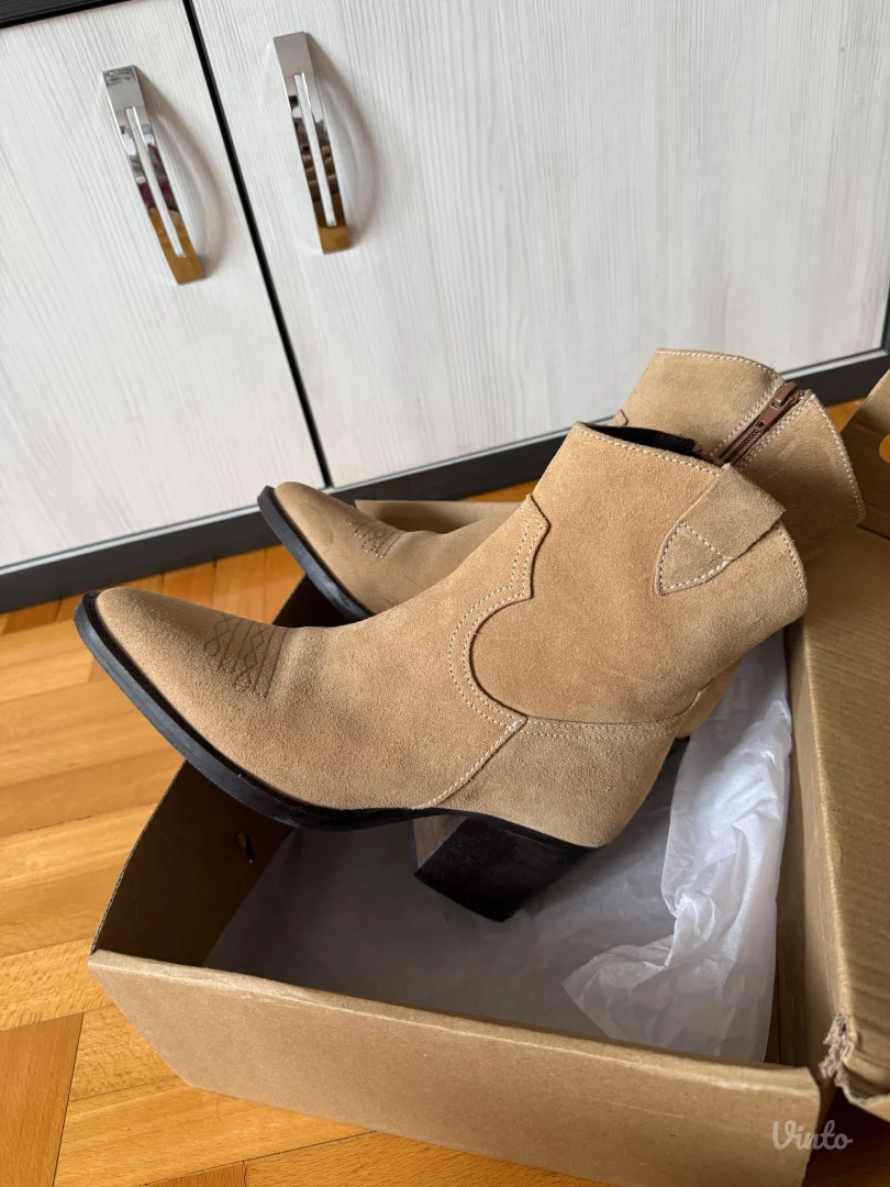 Savršene čizmice kaubojke