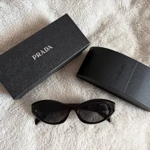 Prada naocare za sunce