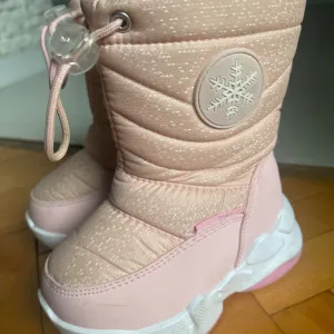 Čizmice za devojčicu