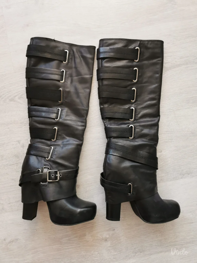 Jessica Simpson kozne cizme