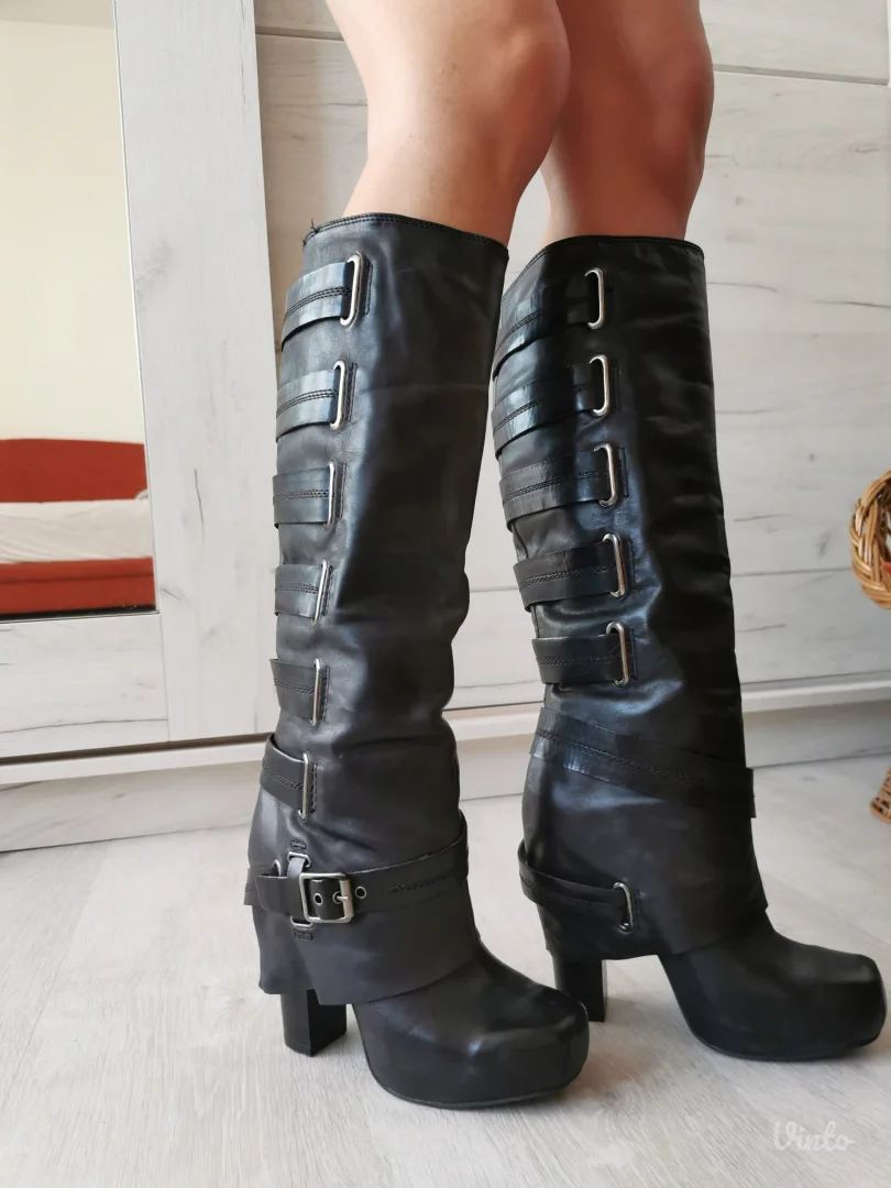 Jessica Simpson kozne cizme