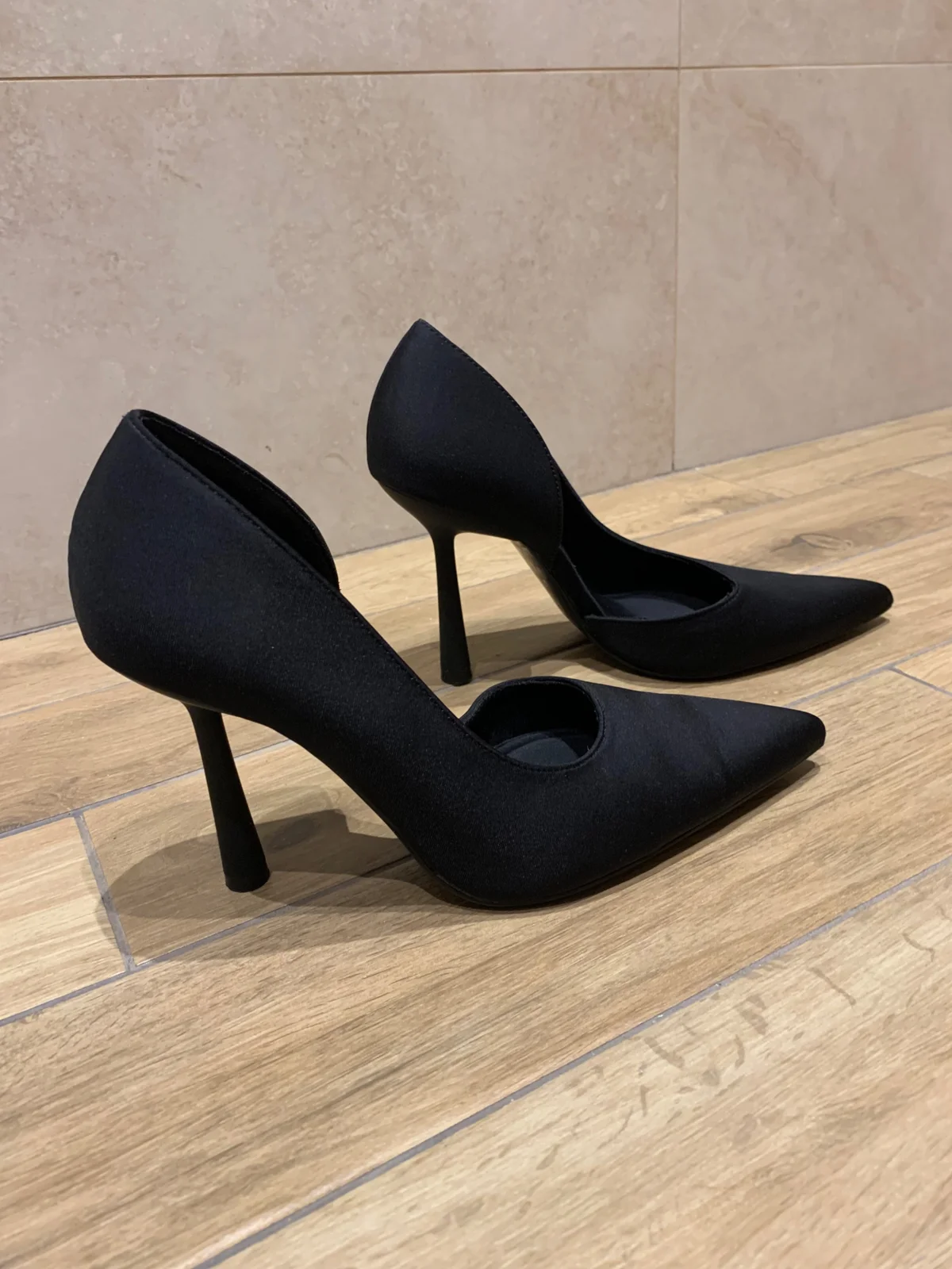 Zara stikle