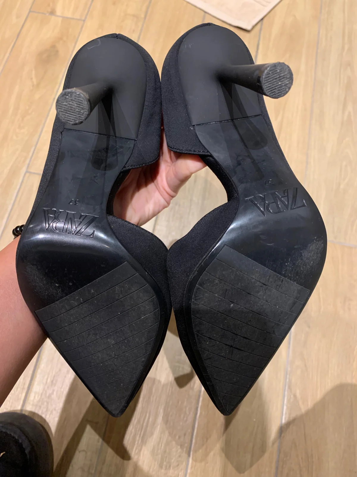 Zara stikle
