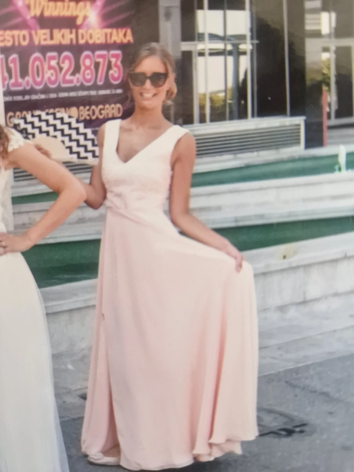 Duga elegantna šivena haljina