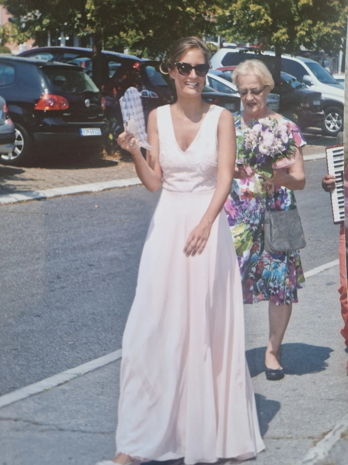 Duga elegantna šivena haljina