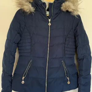 Moda piu anna- jakna