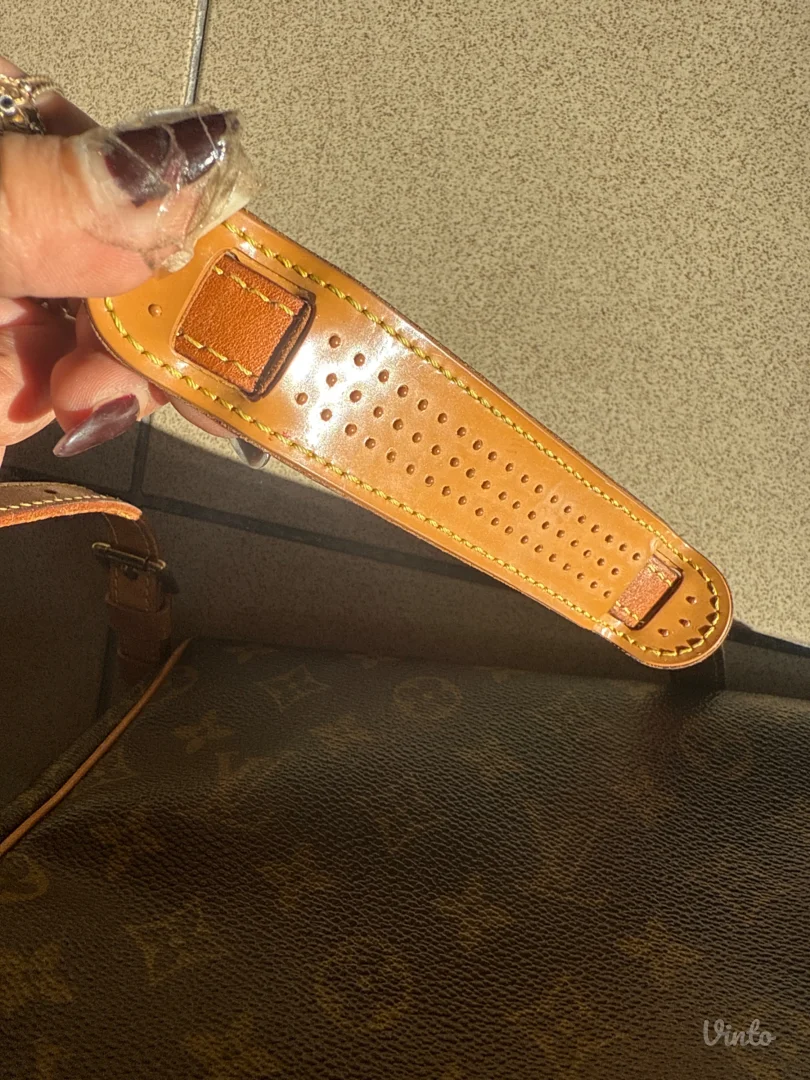 Louis Vuitton original tasna