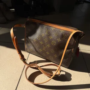 Louis Vuitton original tasna