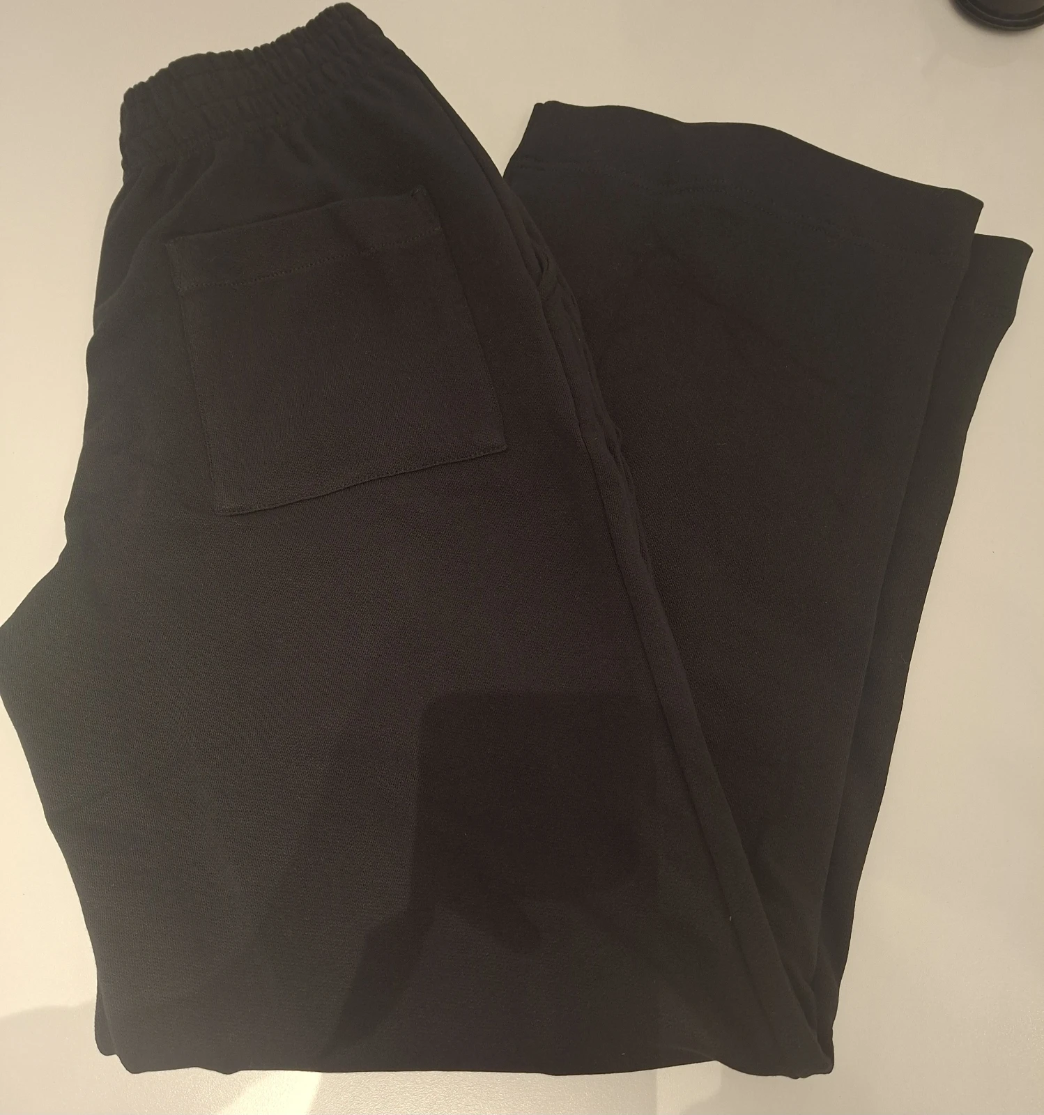 Jesenja trenerka crna Extreme Intimo