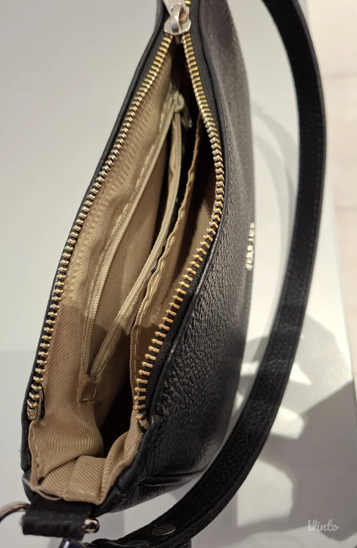 Uggari mala crna torba