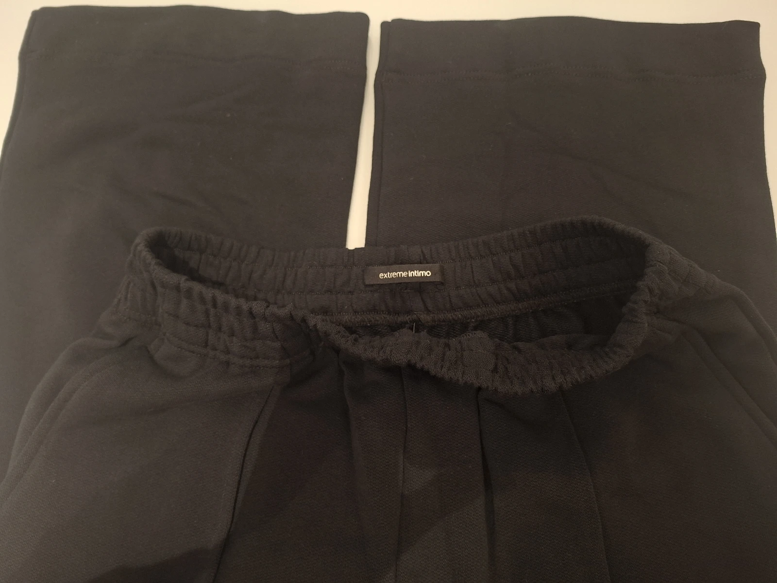 Jesenja trenerka crna Extreme Intimo