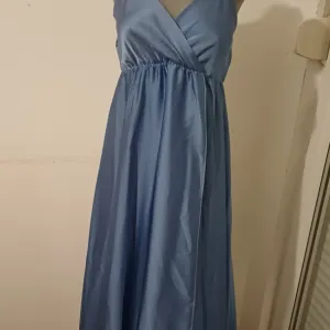 Elegantna i dnevna haljina