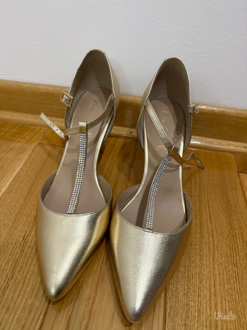 Bež štikle sa crikonima