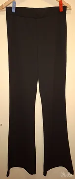 Crne pantalone zvoncare