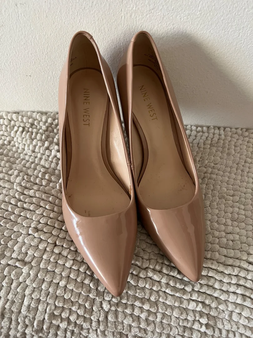 Nine West cipele na stiklu