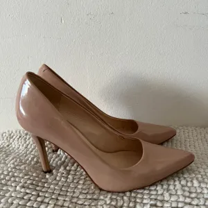 Nine West cipele na stiklu