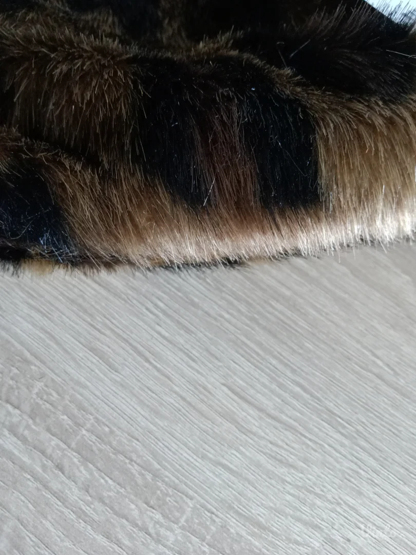 Čupava mini torbica.H&M.Novo!