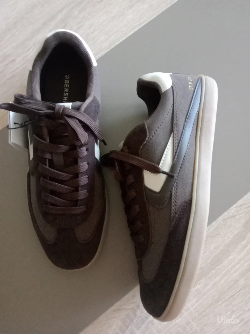 Polukožne patike.Bershka.Novo!