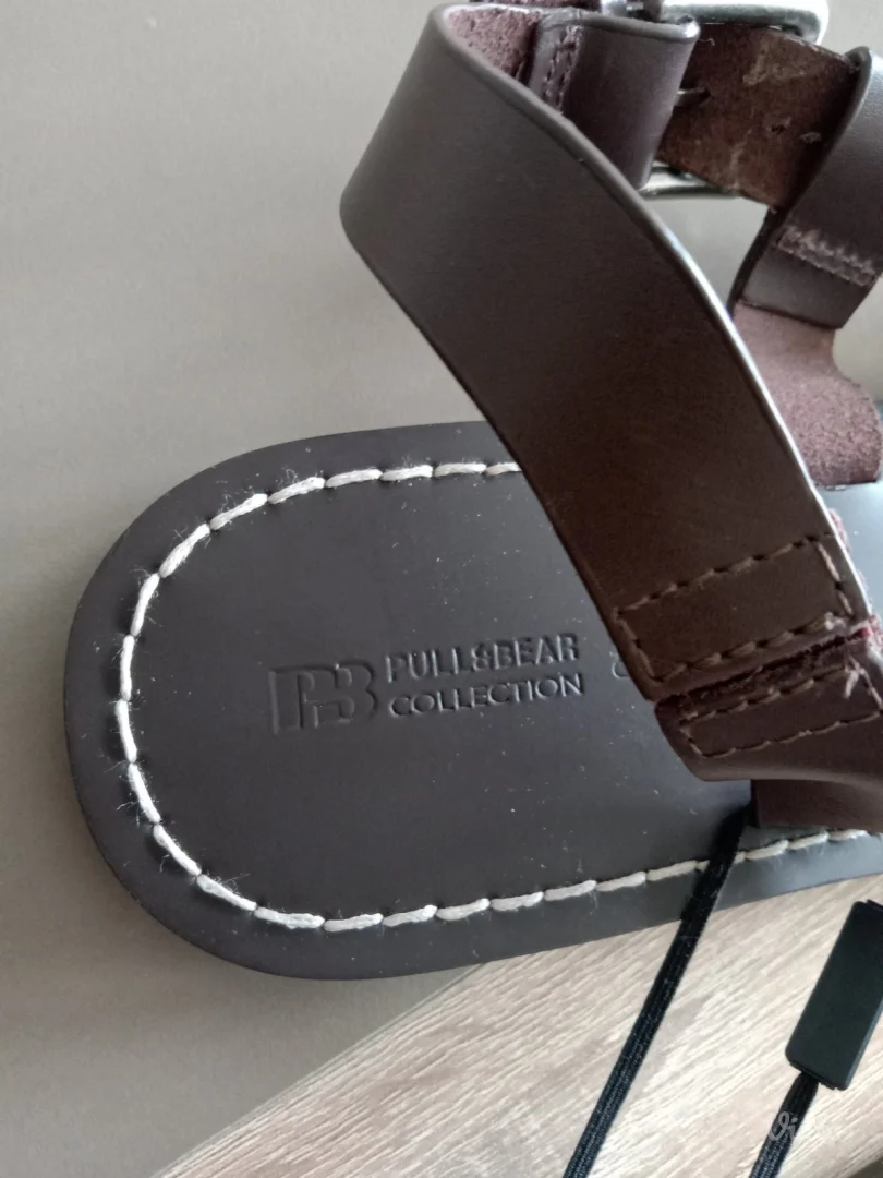 Kožne sandale.Pull&Bear.Novo!