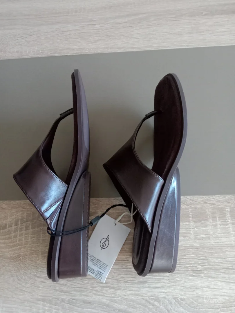 Papuče sa petom.Stradivarius.Novo!