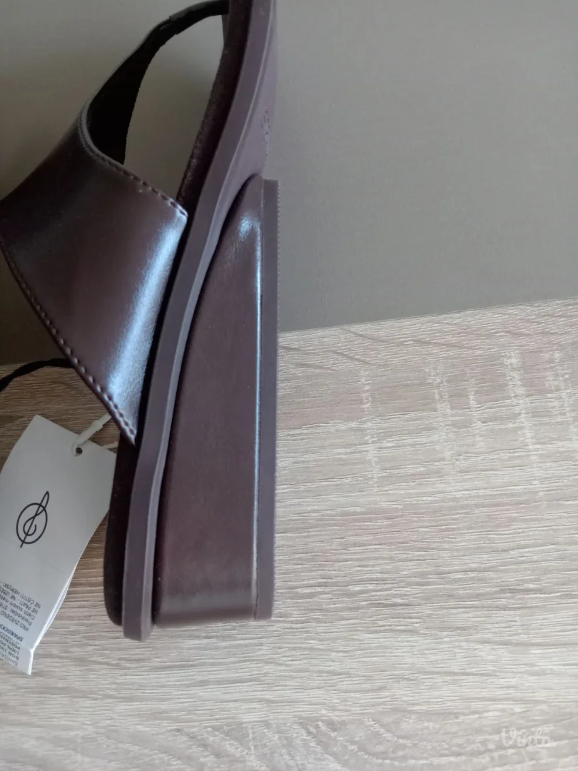 Papuče sa petom.Stradivarius.Novo!