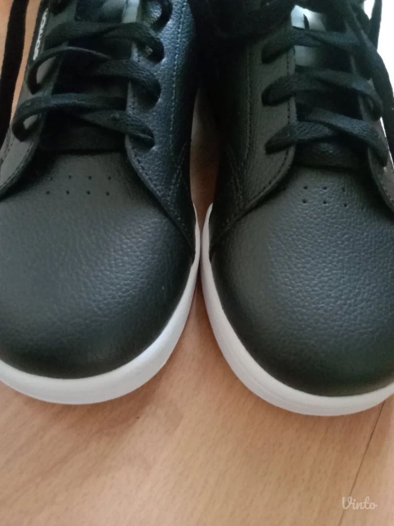 Patike za dečaka.Adidas.Novo!