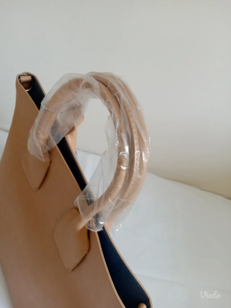 Kvalitetna torba.P.S.Fashion.Novo!