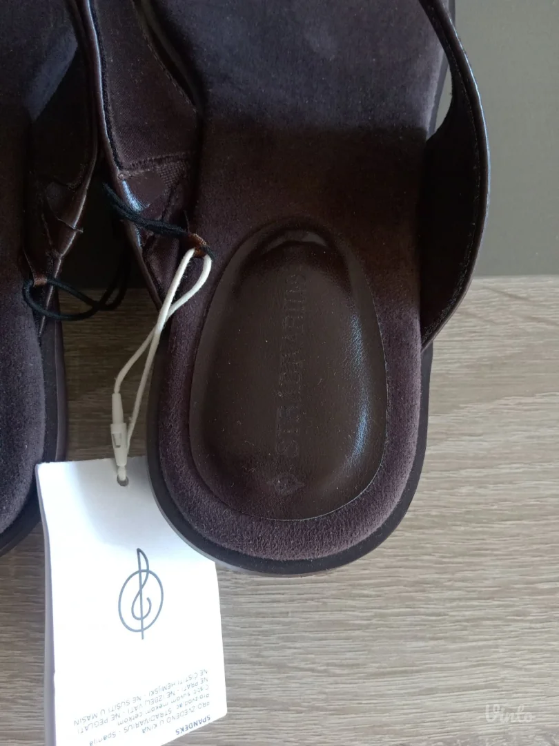 Papuče sa petom.Stradivarius.Novo!