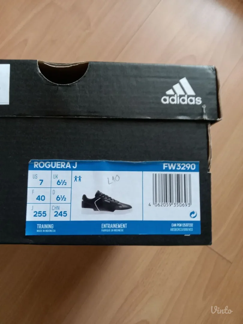 Patike za dečaka.Adidas.Novo!