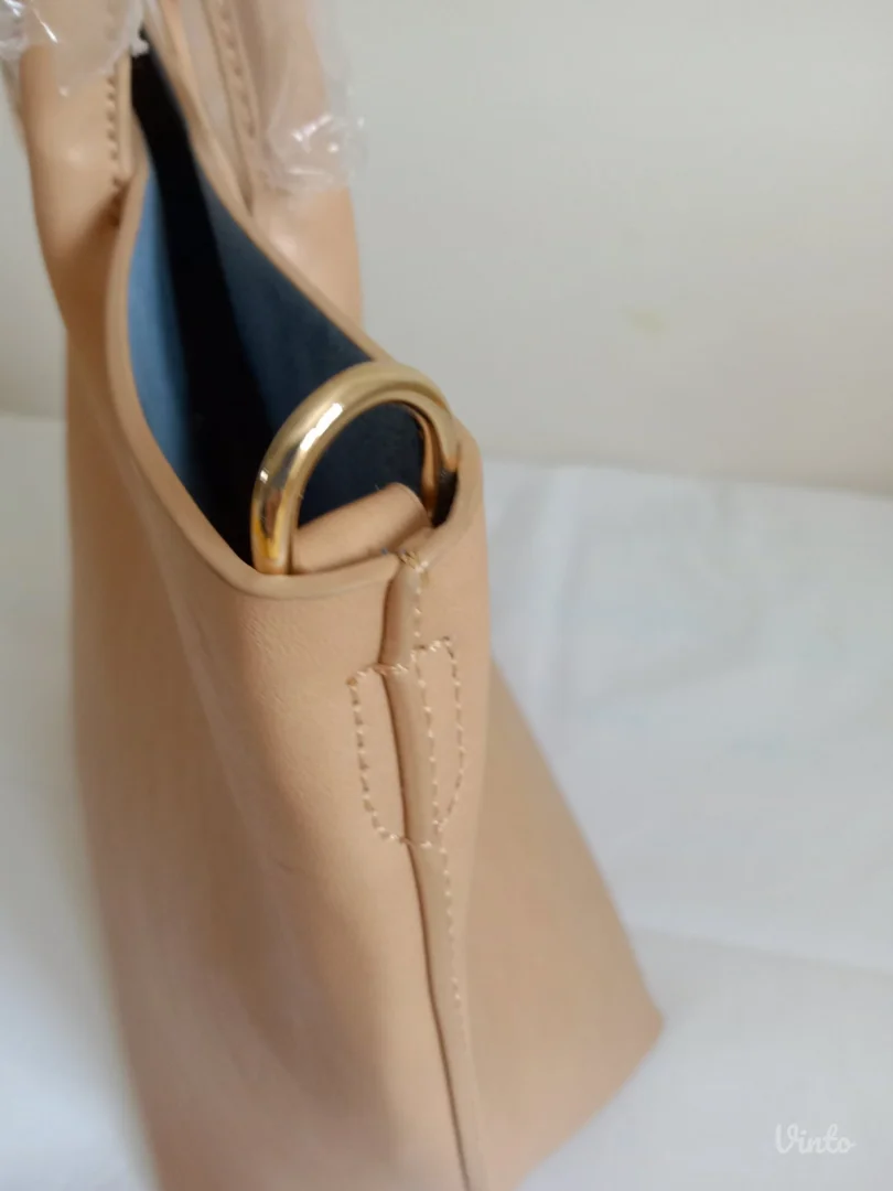 Kvalitetna torba.P.S.Fashion.Novo!