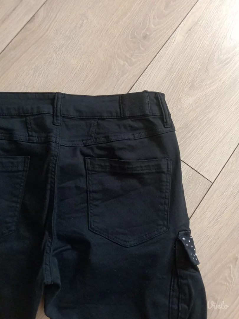 Kargo pantalone sa cirkonima.Italy.Novo!