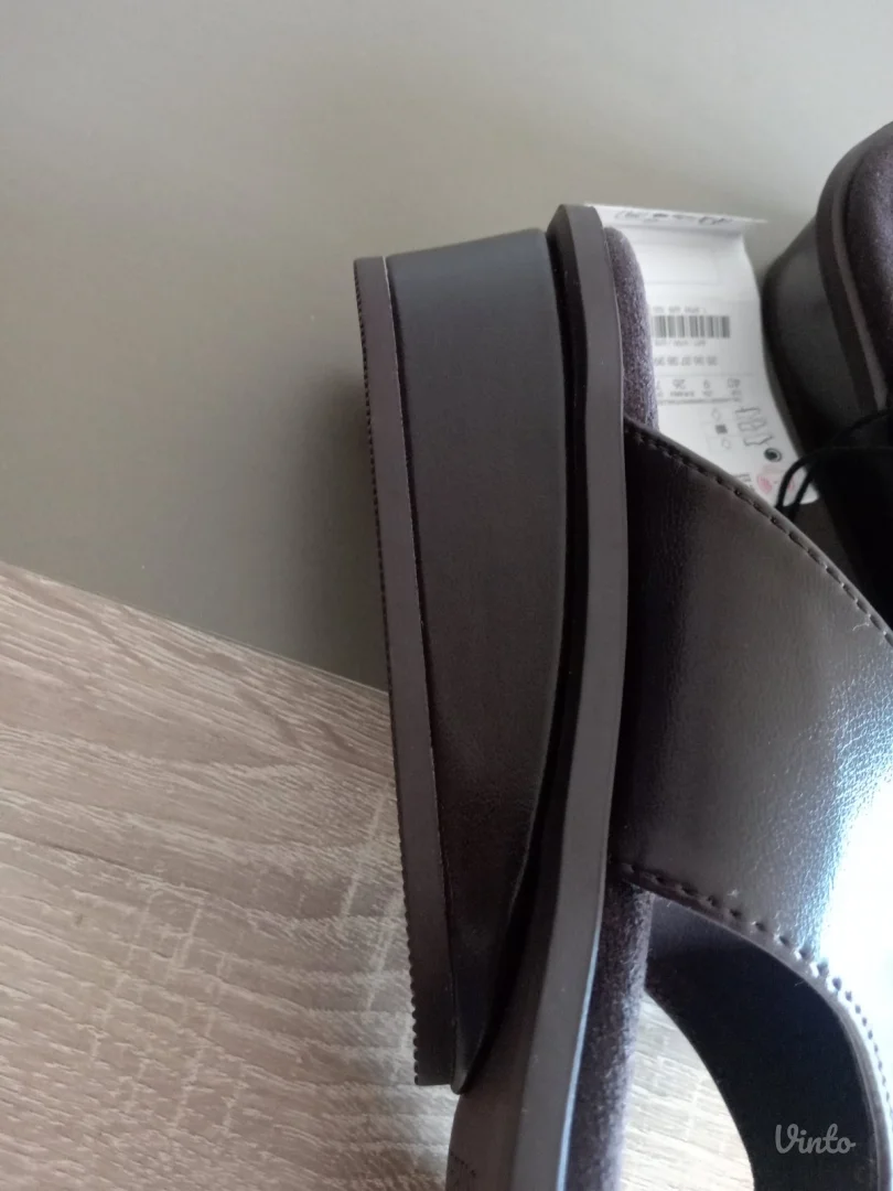 Papuče sa petom.Stradivarius.Novo!