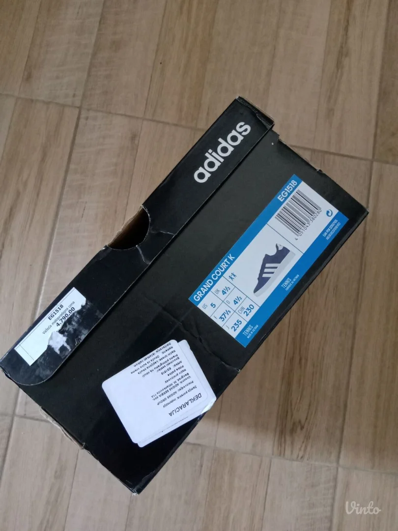 Patike za dečaka.Adidas.Novo!