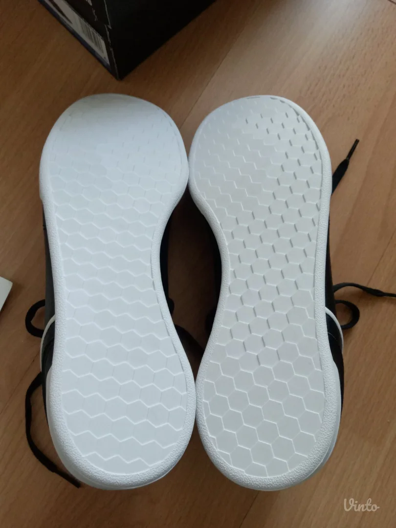 Patike za dečaka.Adidas.Novo!