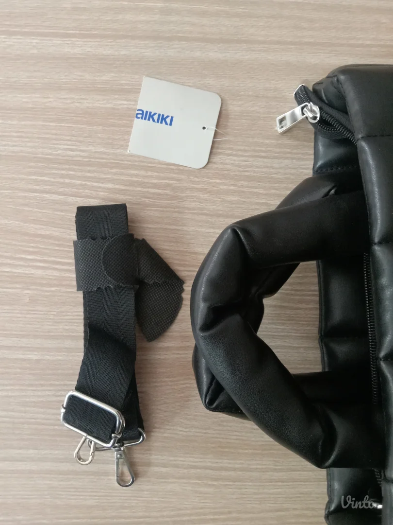 Prošivena torbica.Lc Waikiki.Novo!