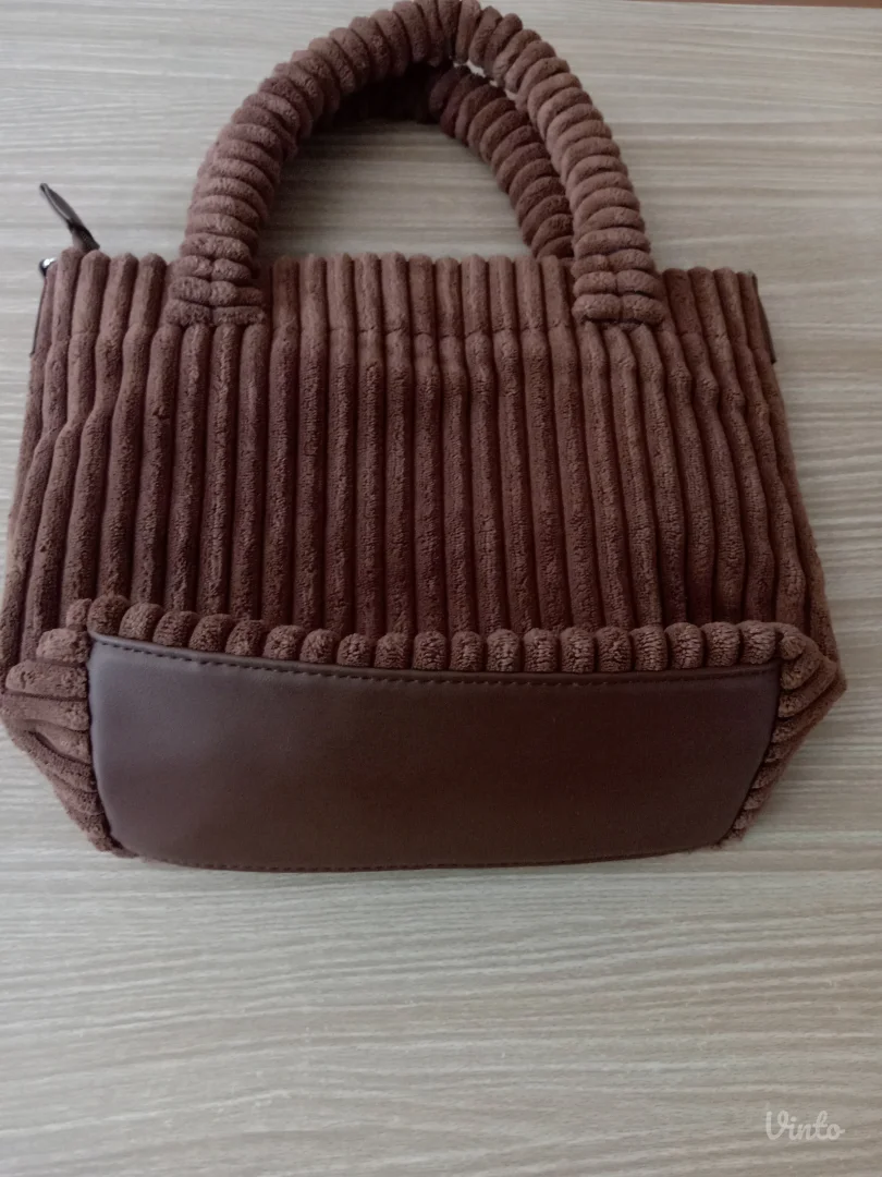 Plišana torba.Deichman.Novo!