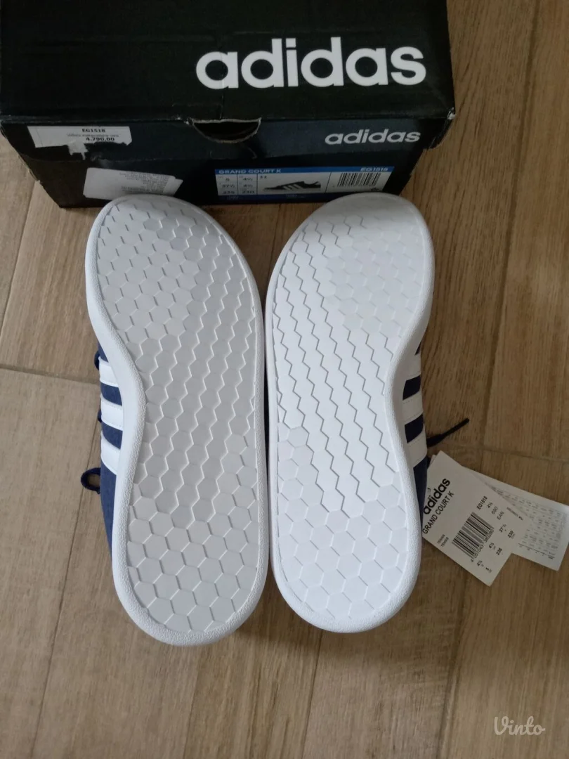 Patike za dečaka.Adidas.Novo!