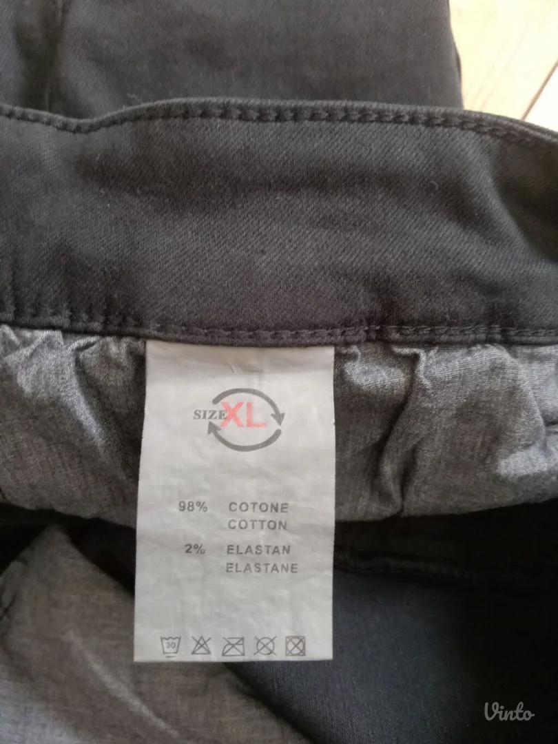 Kargo pantalone sa cirkonima.Italy.Novo!