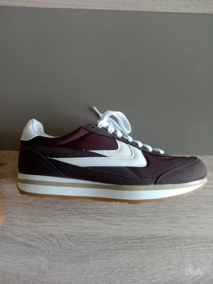 Patike.Bershka.Novo!