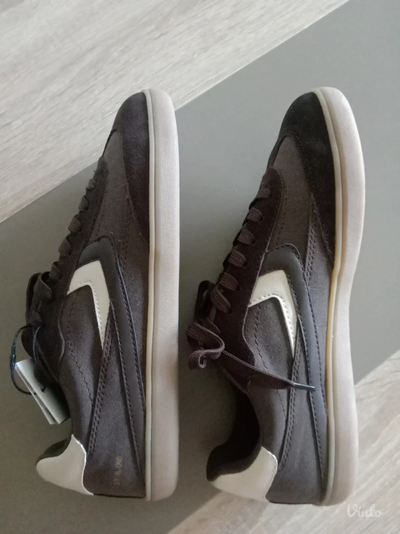 Polukožne patike.Bershka.Novo!