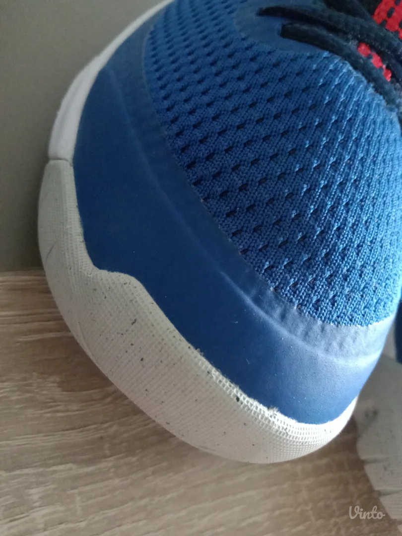 Dečije patike.Dechatlon.Novo!